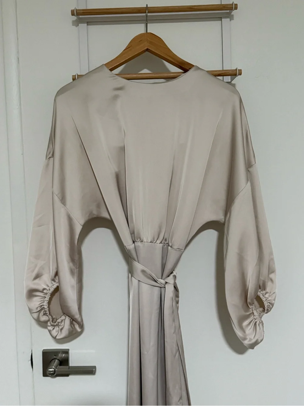 Silky satin midi/maxi cream dress with balloon sleeves and waist tie